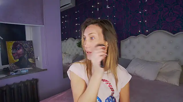 ElizaMayers online show from March 22, 2026, 9:44 am