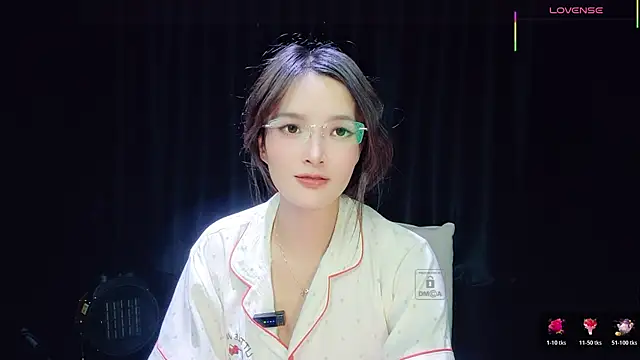 Snapshot of Youth3_ chatting on October 26, 2025, 5:13 pm Youth3 online show from October 26, 2025, 5:13 pm