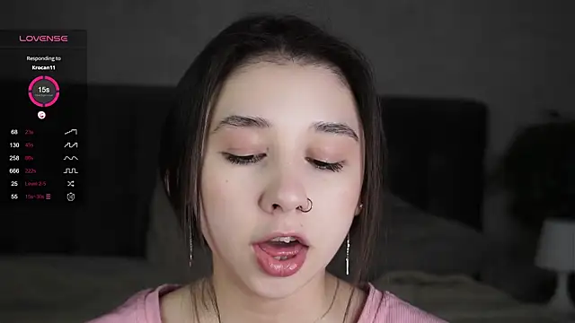 Snapshot of AislyEmbury chatting on March 7, 2025, 11:49 pm AislyEmbury online show from March 7, 2025, 11:49 pm