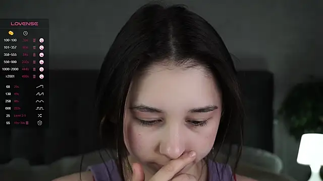 Snapshot of AislyEmbury chatting on March 9, 2025, 1:25 am AislyEmbury online show from March 9, 2025, 1:25 am