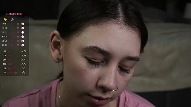 Snapshot of AislyEmbury chatting on March 8, 2025, 2:55 am AislyEmbury online show from March 8, 2025, 2:55 am