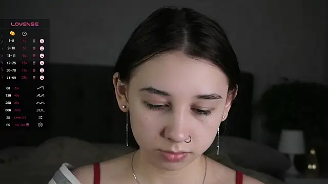 Snapshot of AislyEmbury chatting on March 14, 2025, 3:37 am AislyEmbury online show from March 14, 2025, 3:37 am