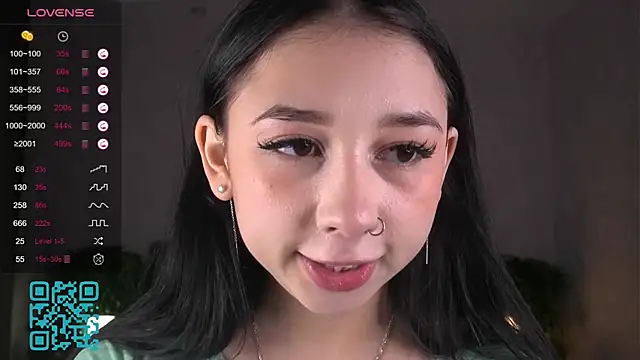 Snapshot of AislyEmbury chatting on October 14, 2025, 5:52 am AislyEmbury online show from October 14, 2025, 5:52 am