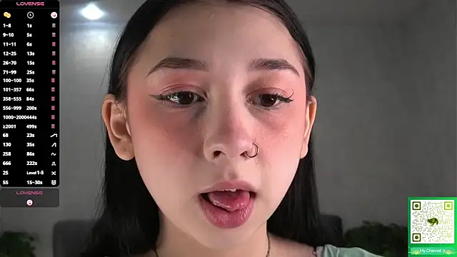 Snapshot of AislyEmbury chatting on November 27, 2025, 4:46 am AislyEmbury online show from November 27, 2025, 4:46 am