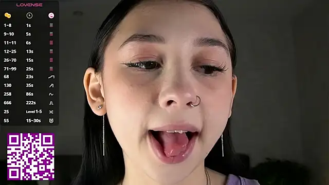 Snapshot of AislyEmbury chatting on November 2, 2025, 3:00 am AislyEmbury online show from November 2, 2025, 3:00 am