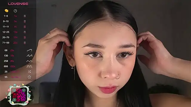 Snapshot of AislyEmbury chatting on October 26, 2025, 5:30 am AislyEmbury online show from October 26, 2025, 5:30 am