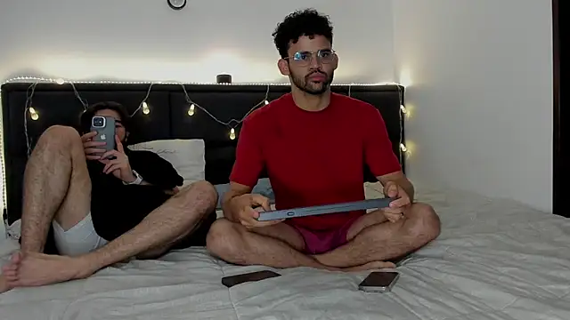 crisandrews online show from September 28, 2025, 3:24 am