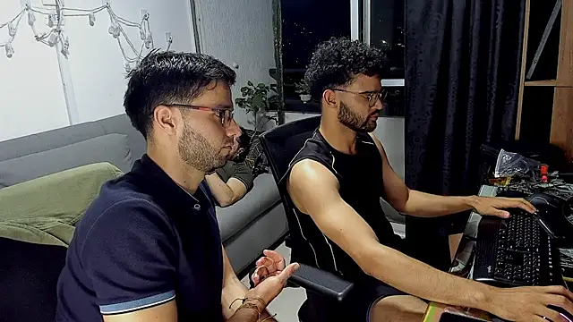 crisandrews online show from February 12, 2025, 3:29 am