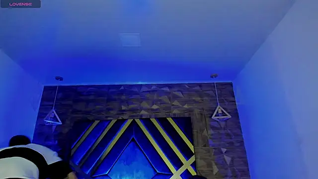 Snapshot of Ian_Castillo_ chatting on April 2, 2026, 11:17 am Ian Castillo online show from April 2, 2026, 11:17 am