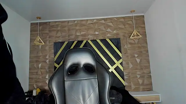 Snapshot of Ian_Castillo_ chatting on April 22, 2026, 11:17 am Ian Castillo online show from April 22, 2026, 11:17 am