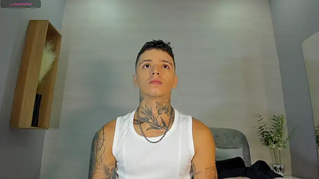 Snapshot of Ian_Castillo_ chatting on May 12, 2026, 11:16 am Ian Castillo online show from May 12, 2026, 11:16 am