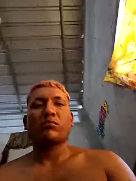 Snapshot of BingedHearts chatting on February 5, 2026, 6:04 pm BingedHearts online show from February 5, 2026, 6:04 pm