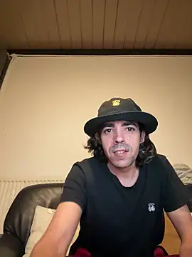 Snapshot of wolfwhite95 chatting on October 12, 2025, 1:07 am wolfwhite95 online show from October 12, 2025, 1:07 am