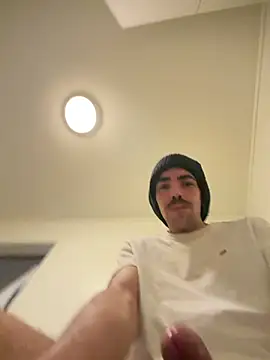 wolfwhite95 online show from February 28, 2026, 6:24 am