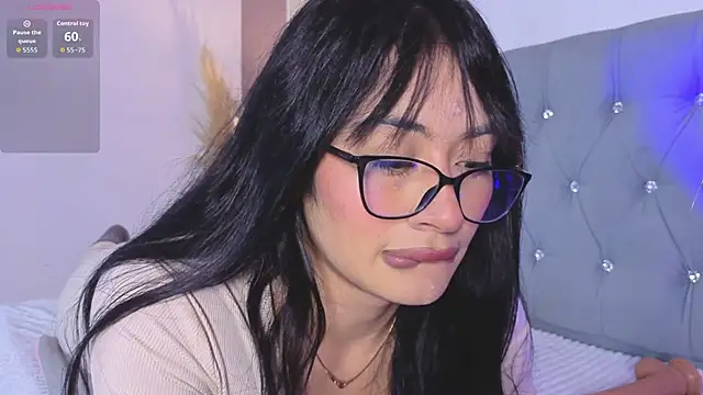 Snapshot of aprildreams19 chatting on February 4, 2026, 12:33 pm aprildreams19 online show from February 4, 2026, 12:33 pm