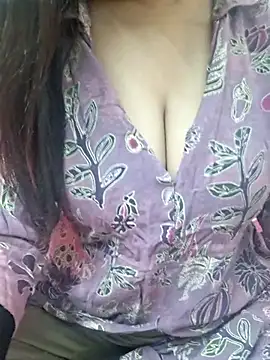 ANANYA-TIWARI online show from January 8, 2026, 11:16 am