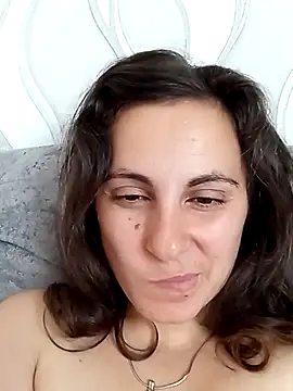 ShelaDiass online show from October 15, 2025, 3:38 am