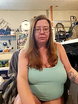 MsShelby40 online show from April 19, 2026, 5:58 pm