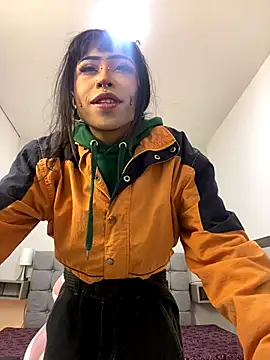 Snapshot of Violetta_Suky chatting on September 17, 2025, 1:02 pm Violetta Suky online show from September 17, 2025, 1:02 pm