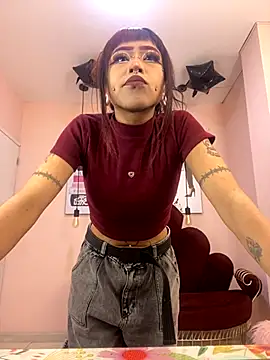 Snapshot of Violetta_Suky chatting on November 26, 2025, 1:11 pm Violetta Suky online show from November 26, 2025, 1:11 pm