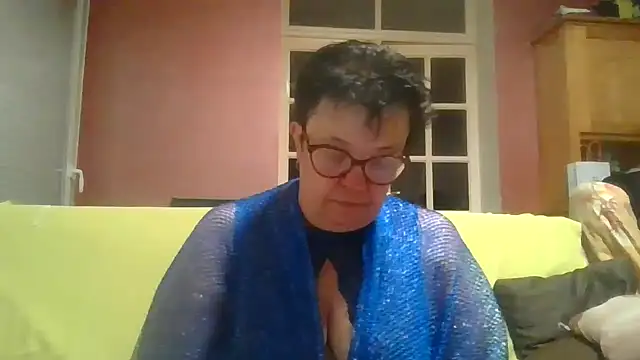 Snapshot of Vandeae44 chatting on May 4, 2026, 7:50 pm Vandeae44 online show from May 4, 2026, 7:50 pm
