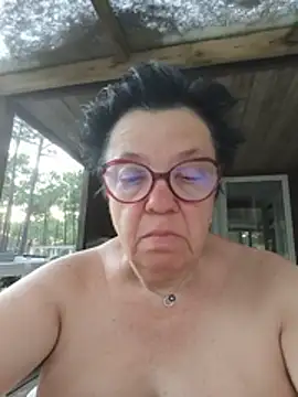 Snapshot of Vandeae44 chatting on May 24, 2026, 7:14 pm Vandeae44 online show from May 24, 2026, 7:14 pm