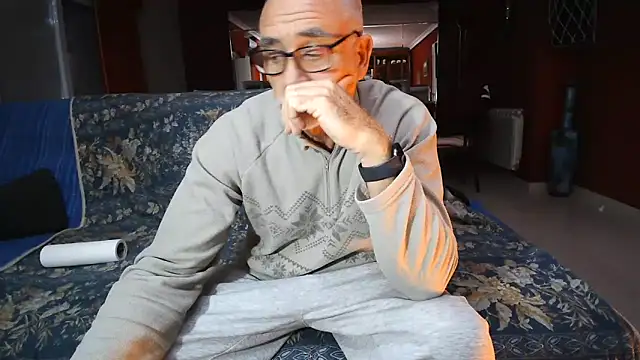 Snapshot of maduroguapo chatting on March 17, 2025, 9:57 pm maduroguapo online show from March 17, 2025, 9:57 pm