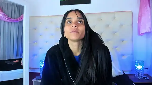 Snapshot of sophie_pariss chatting on February 28, 2025, 7:48 am sophie pariss online show from February 28, 2025, 7:48 am