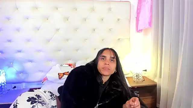 Snapshot of sophie_pariss chatting on February 27, 2025, 10:22 am sophie pariss online show from February 27, 2025, 10:22 am