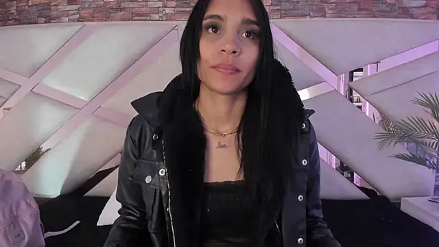 sophie pariss online show from February 26, 2026, 2:44 am