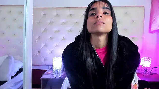 Snapshot of sophie_pariss chatting on February 25, 2025, 9:20 am sophie pariss online show from February 25, 2025, 9:20 am