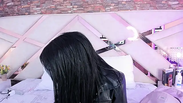 sophie pariss online show from October 12, 2025, 2:57 am