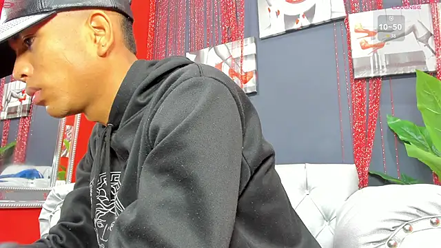 Snapshot of Hotkoljeixxx chatting on March 2, 2025, 4:07 am Hotkoljeixxx online show from March 2, 2025, 4:07 am