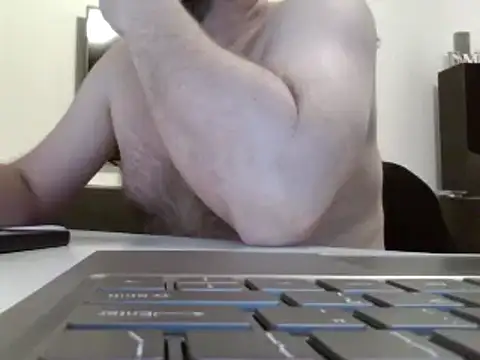 Snapshot of FROL83 chatting on May 19, 2026, 7:43 pm FROL83 online show from May 19, 2026, 7:43 pm