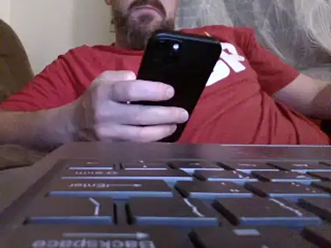 Snapshot of FROL83 chatting on May 20, 2026, 6:49 pm FROL83 online show from May 20, 2026, 6:49 pm