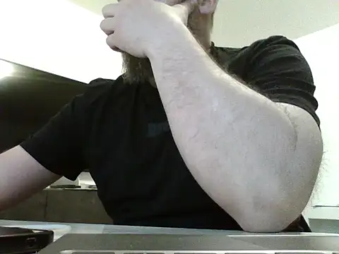 Snapshot of FROL83 chatting on April 11, 2026, 5:16 pm FROL83 online show from April 11, 2026, 5:16 pm