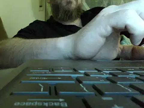 Snapshot of FROL83 chatting on April 24, 2026, 8:44 pm FROL83 online show from April 24, 2026, 8:44 pm