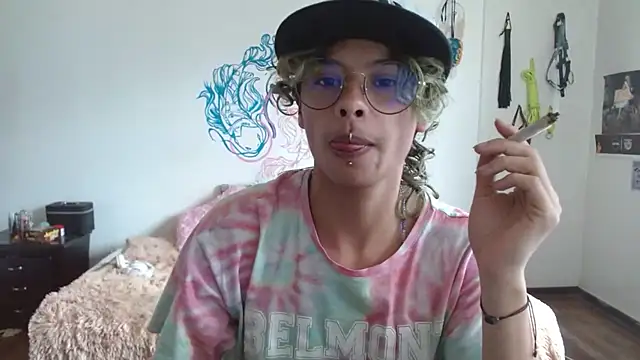 fenixmfx19 online show from February 21, 2025, 6:04 pm