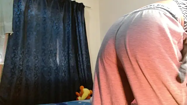 fenixmfx19 online show from April 7, 2026, 7:04 pm