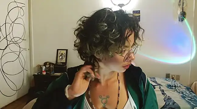 fenixmfx19 online show from March 11, 2025, 10:09 pm