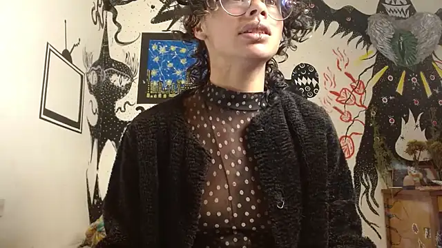 fenixmfx19 online show from October 8, 2025, 6:19 pm