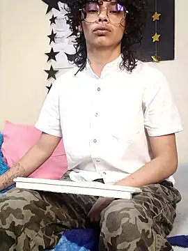 fenixmfx19 online show from February 10, 2026, 11:26 pm