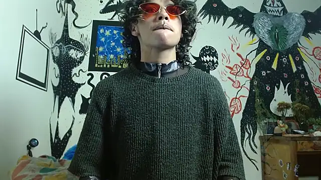 fenixmfx19 online show from October 7, 2025, 6:09 pm