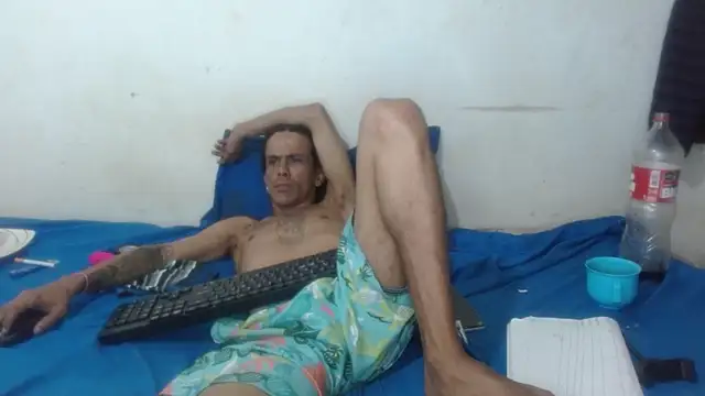 damian bottom bigcock online show from April 5, 2026, 3:57 am