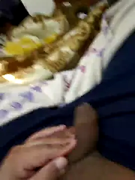 Sunnyoberoi01111 online show from February 3, 2025, 9:19 am