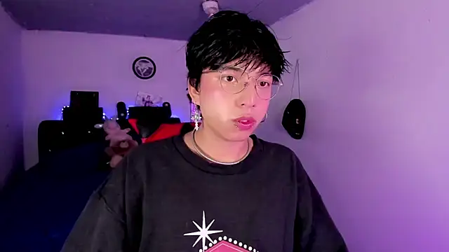 AnggelONfiree online show from March 27, 2026, 11:27 pm