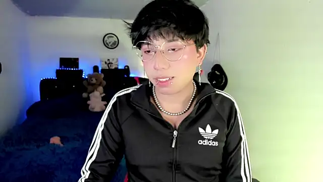 AnggelONfiree online show from March 6, 2026, 5:57 am