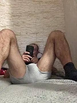 Snapshot of Zbochunec chatting on March 12, 2025, 8:09 pm Zbochunec online show from March 12, 2025, 8:09 pm