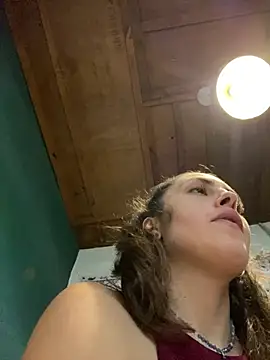 Snapshot of isadelasestrellas chatting on February 6, 2026, 4:03 pm isadelasestrellas online show from February 6, 2026, 4:03 pm