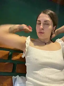 Snapshot of isadelasestrellas chatting on February 4, 2026, 4:46 pm isadelasestrellas online show from February 4, 2026, 4:46 pm